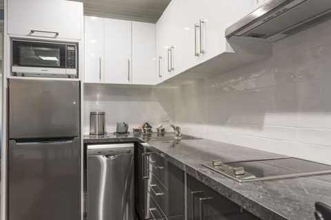 Blue Door Apartments - Surfers Gold Coast 10
