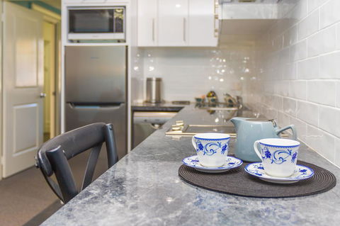 Blue Door Apartments - Surfers Gold Coast 16