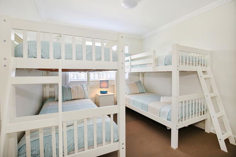 Calming Waters - Pet Friendly - Community Pool - Surfers Gold Coast 21