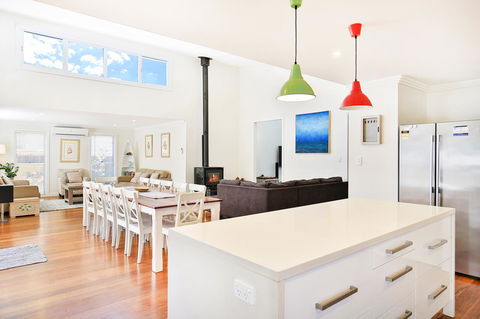 Calming Waters - Pet Friendly - Community Pool - Surfers Gold Coast 13