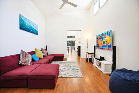 Calming Waters - Pet Friendly - Community Pool - Surfers Gold Coast 9