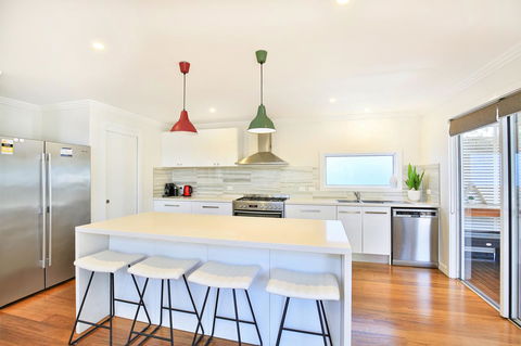 Calming Waters - Pet Friendly - Community Pool - Surfers Gold Coast 4