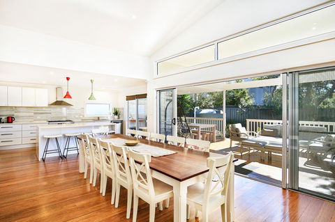 Calming Waters - Pet Friendly - Community Pool - Surfers Gold Coast 0