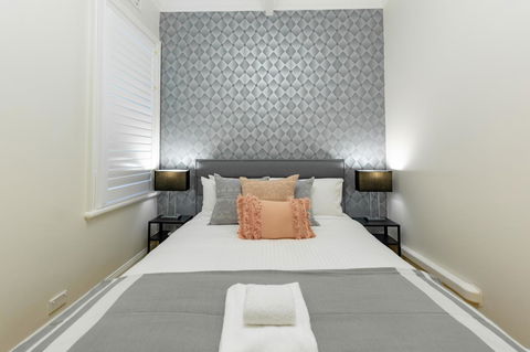 Heritage Townhouse Near Harbour Bridge - Surfers Gold Coast 11