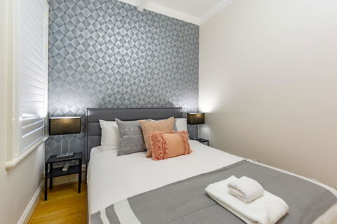Heritage Townhouse Near Harbour Bridge - Surfers Gold Coast 27