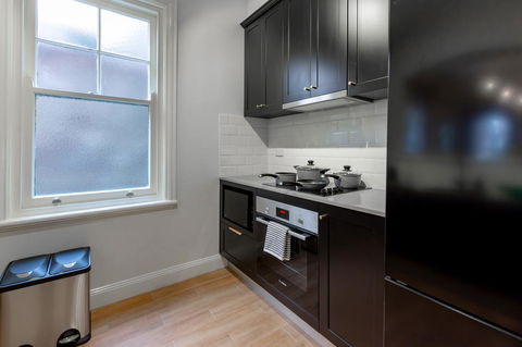 Heritage Townhouse Near Harbour Bridge - Surfers Gold Coast 21