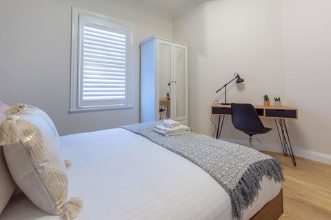 Heritage Townhouse Near Harbour Bridge - Surfers Gold Coast 6