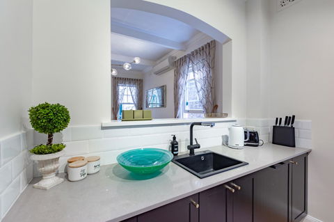 Heritage Townhouse Near Harbour Bridge - Surfers Gold Coast 35