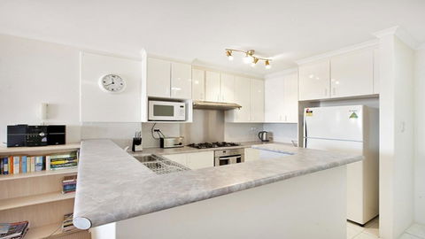 Darling Harbor Apartment - Surfers Gold Coast 2