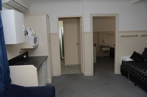 Ben Chifley Motor Inn - Surfers Gold Coast 21