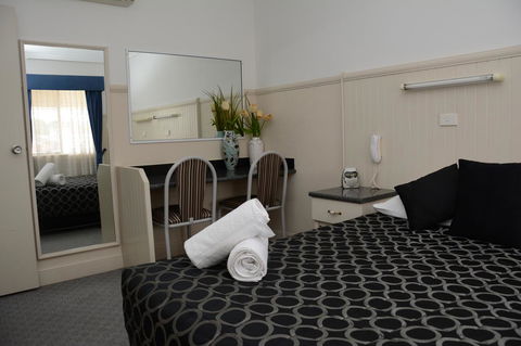 Ben Chifley Motor Inn - Surfers Gold Coast 18