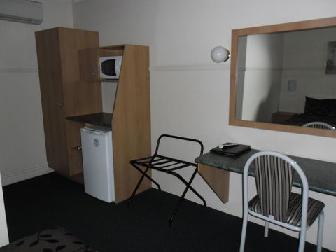Ben Chifley Motor Inn - Surfers Gold Coast 33