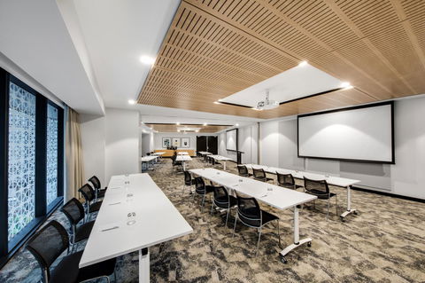 Vibe Hotel North Sydney - Surfers Gold Coast 10