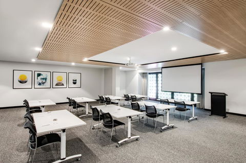 Vibe Hotel North Sydney - Surfers Gold Coast 17