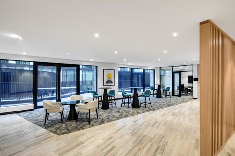 Vibe Hotel North Sydney - Surfers Gold Coast 12