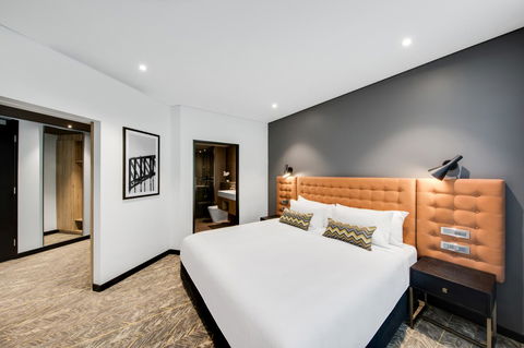 Vibe Hotel North Sydney - Surfers Gold Coast 11