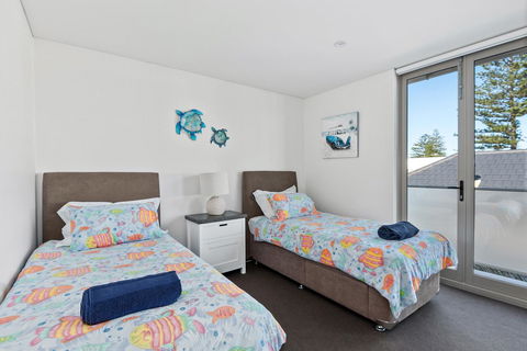 Seabreeze @ Mona Vale - Surfers Gold Coast 10