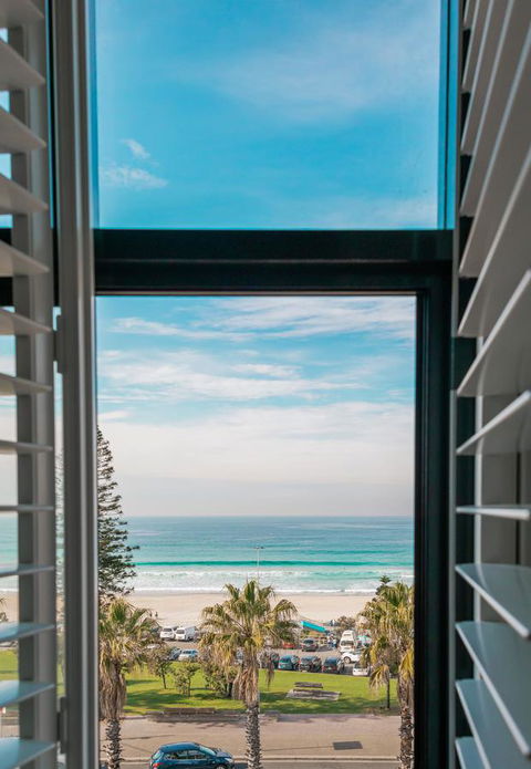 Wake Up! Bondi Beach - Surfers Gold Coast 35