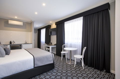 CH Boutique Hotel & Apartments, Ascend Hotel Collection - Surfers Gold Coast 3