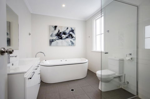 CH Boutique Hotel & Apartments, Ascend Hotel Collection - Surfers Gold Coast 20