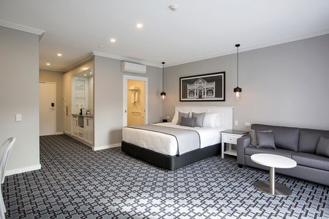 CH Boutique Hotel & Apartments, Ascend Hotel Collection - Surfers Gold Coast 0