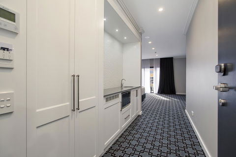 CH Boutique Hotel & Apartments, Ascend Hotel Collection - Surfers Gold Coast 6