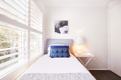 Bright And Spacious Family Home With Leafy Deck - Surfers Gold Coast 25