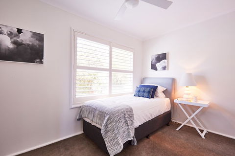 Bright And Spacious Family Home With Leafy Deck - Surfers Gold Coast 24