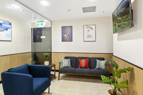 YEHS Hotel Sydney QVB - Surfers Gold Coast 15