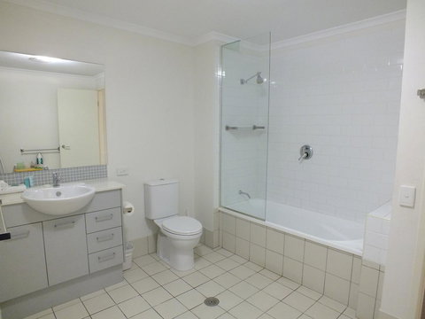 Pacific Marina Apartments - Surfers Gold Coast 5