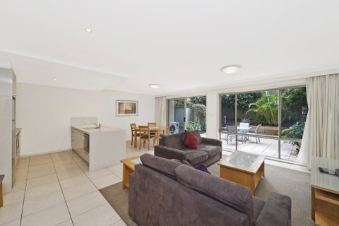 Flynns Beach Resort - Surfers Gold Coast 2
