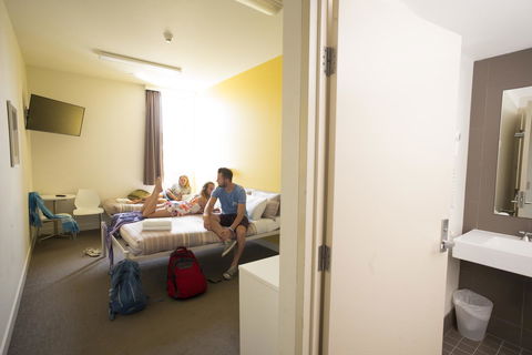 YHA Sydney Harbour - Surfers Gold Coast 4