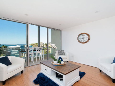 Blue View @ Fingal Bay - Surfers Gold Coast 5