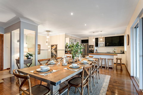 Phuza Maningi 17 Myan Close - Surfers Gold Coast 7