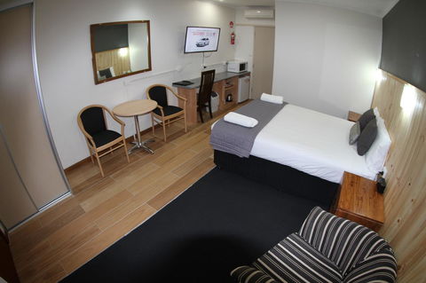 Sleepy Hill Motor Inn - Surfers Gold Coast 1