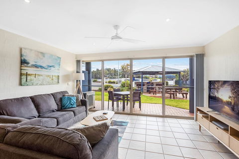 Sails Luxury Apartments Merimbula - Surfers Gold Coast 36