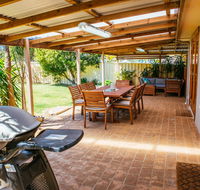 Sunbaker Beach House - Surfers Gold Coast