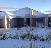 Jindabyne Executive - Surfers Gold Coast