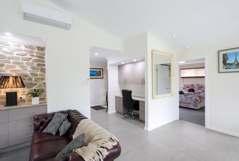 Armidale Cottage - House 2 - Surfers Gold Coast 9