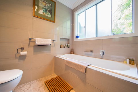 Armidale Cottage - House 2 - Surfers Gold Coast 28