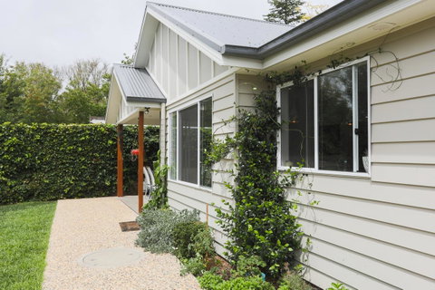 Armidale Cottage - House 2 - Surfers Gold Coast 2