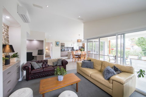 Armidale Cottage - House 2 - Surfers Gold Coast 19