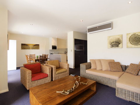 Oaks Port Stephens Pacific Blue Resort - Surfers Gold Coast 5
