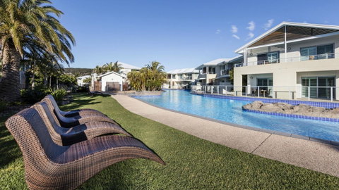 Oaks Port Stephens Pacific Blue Resort - Surfers Gold Coast 2