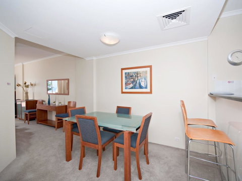 Messines Street, Breakwater Apartment, 104 - Surfers Gold Coast 3
