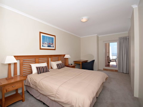 Messines Street, Breakwater Apartment, 104 - Surfers Gold Coast 5