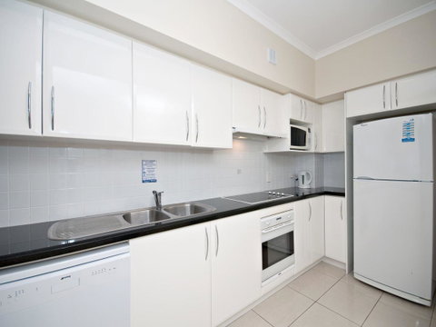 Messines Street, Breakwater Apartment, 104 - Surfers Gold Coast 4