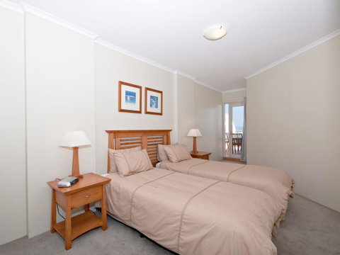 Messines Street, Breakwater Apartment, 104 - Surfers Gold Coast 7