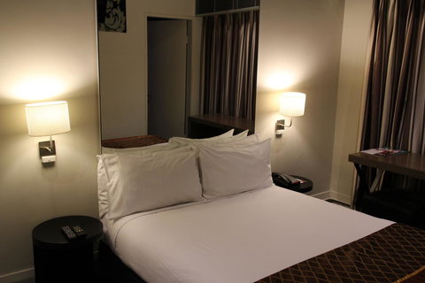 Kirketon Hotel Sydney - Surfers Gold Coast 9