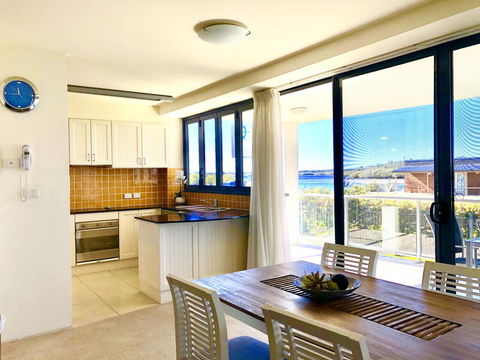 Boathouse Resort (Water Front) - Surfers Gold Coast 1